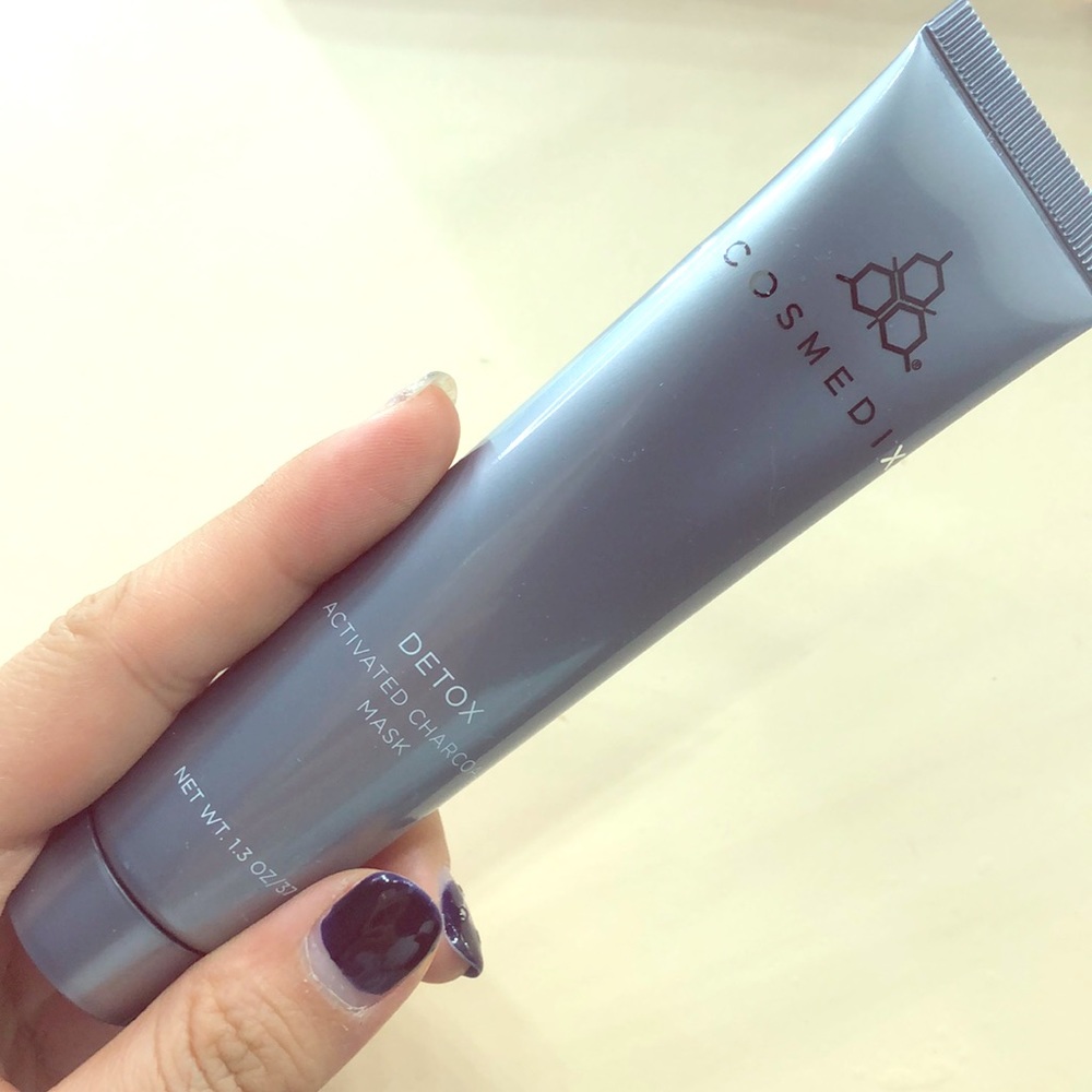 ⛄️COSMEDIX-DETOX ACTIVATED CHARCOAL MASK⛄️